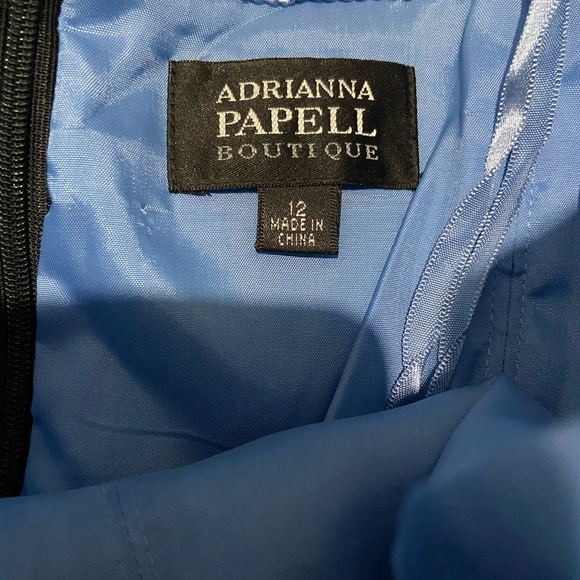 Beautiful strapless ladies short formal dress - Picture 3 of 3